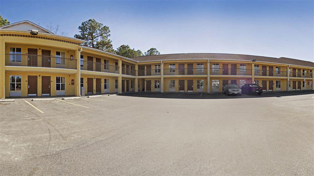 Days Inn By Wyndham Alma Bagian luar foto