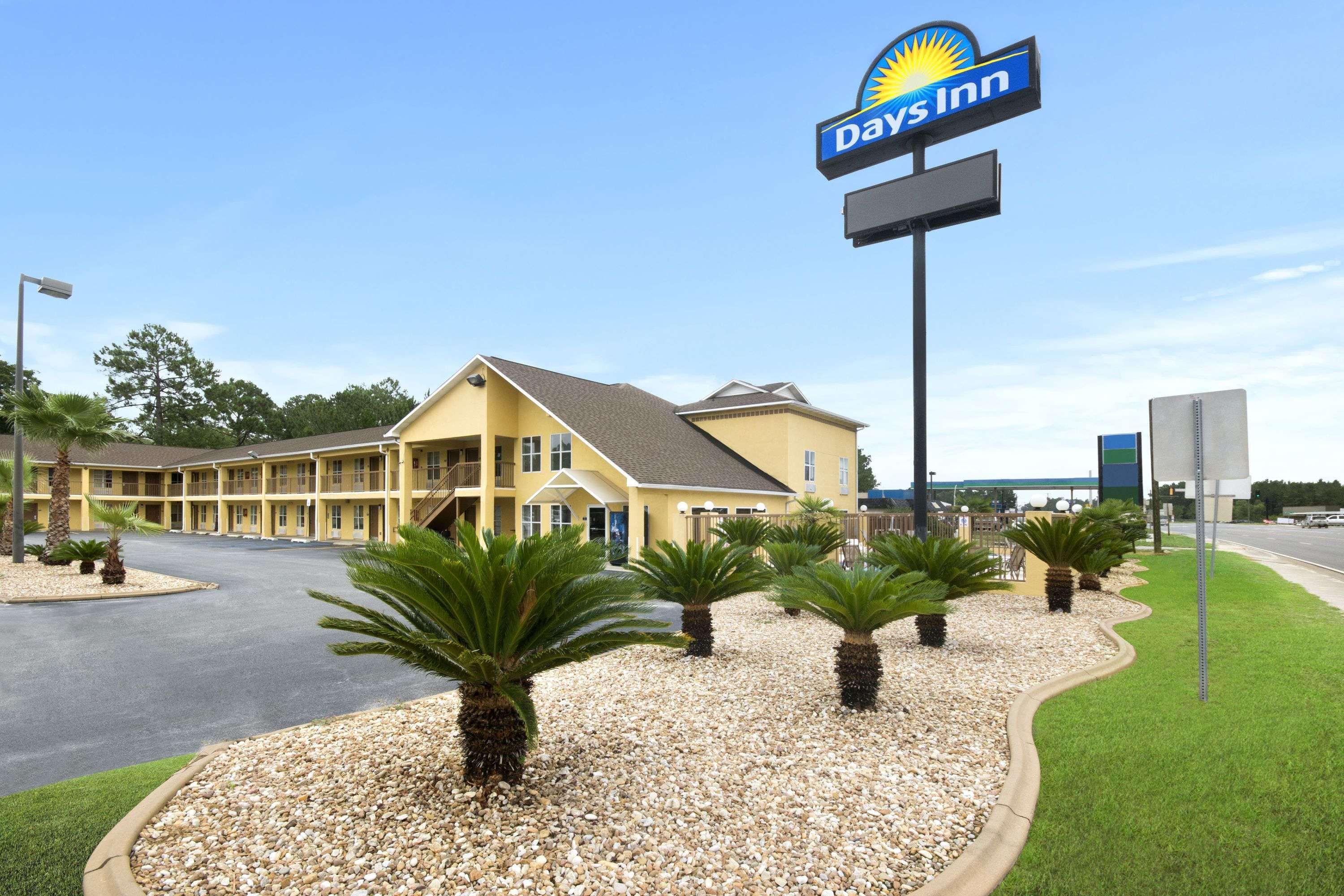 Days Inn By Wyndham Alma Bagian luar foto