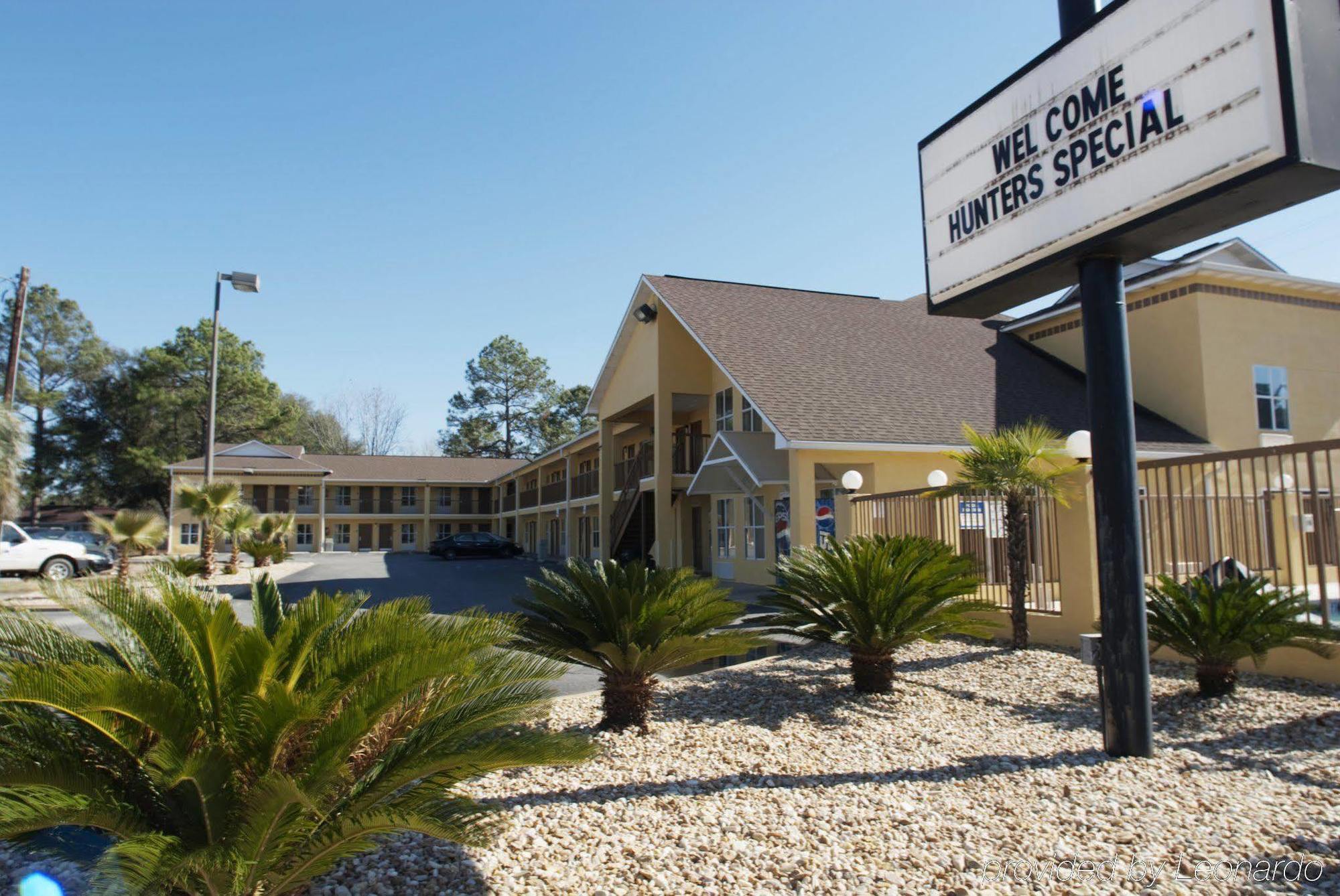 Days Inn By Wyndham Alma Bagian luar foto