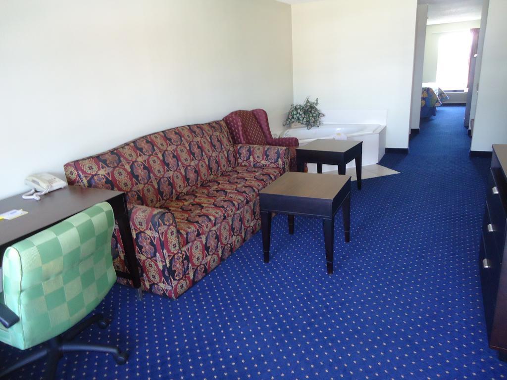 Days Inn By Wyndham Alma Bagian luar foto