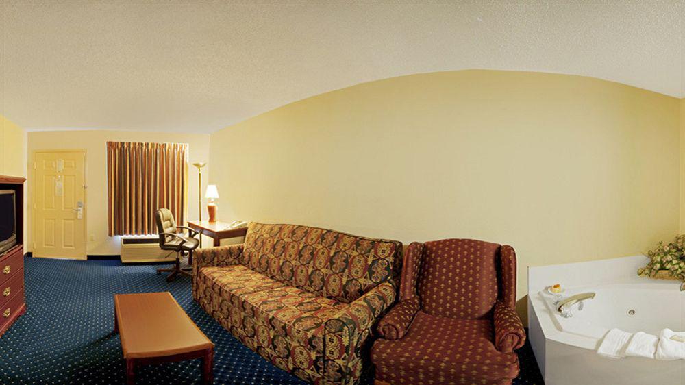 Days Inn By Wyndham Alma Bagian luar foto